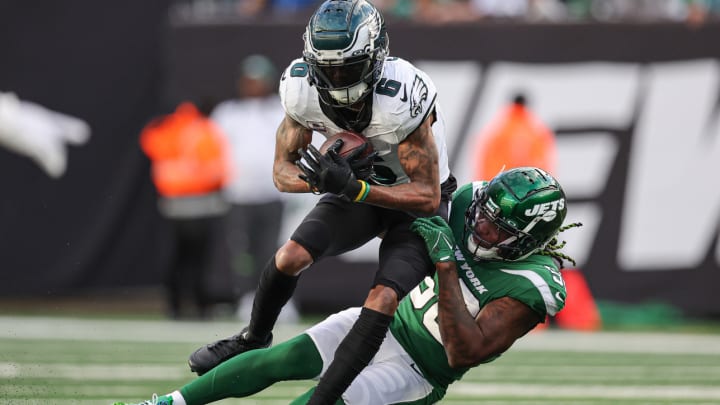 DeVonta Smith Has Harsh Words for Himself After Eagles’ First Loss of Season DeVonta Smith Has Harsh Words for Himself After Eagles’ First Loss of Season
