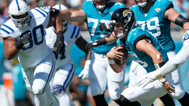 Report: Jaguars' Trevor Lawrence Dealing With a 'Knee Sprain' Report: Jaguars' Trevor Lawrence Dealing With a 'Knee Sprain'