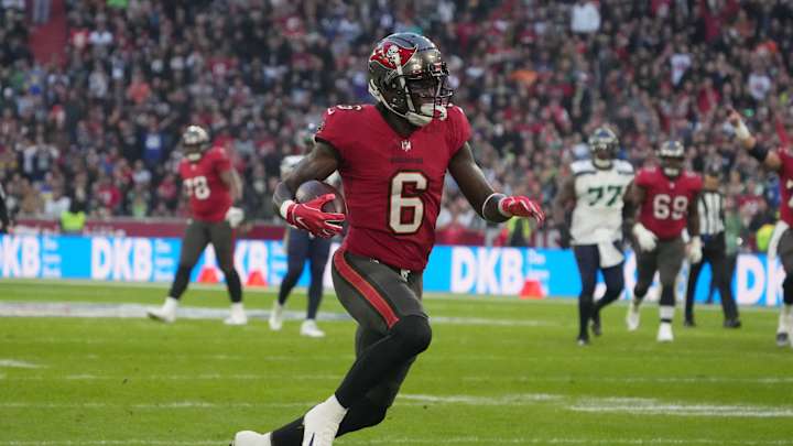 Should the 49ers Care that the Eagles Signed Julio Jones? Should the 49ers Care that the Eagles Signed Julio Jones?