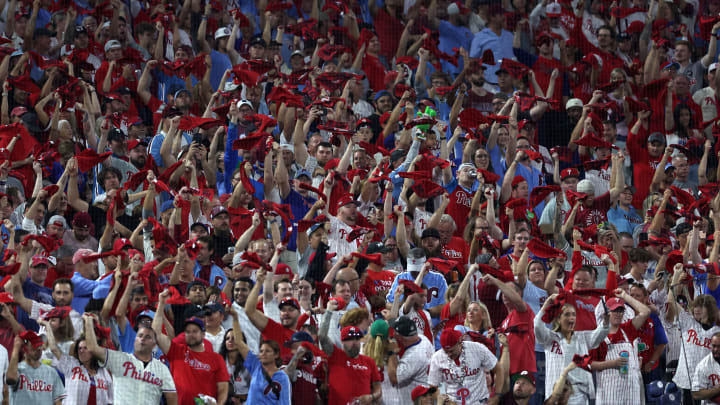 Phoenix Newscast’s Search for a Diamondbacks Fan in Philadelphia Went Laughably Wrong