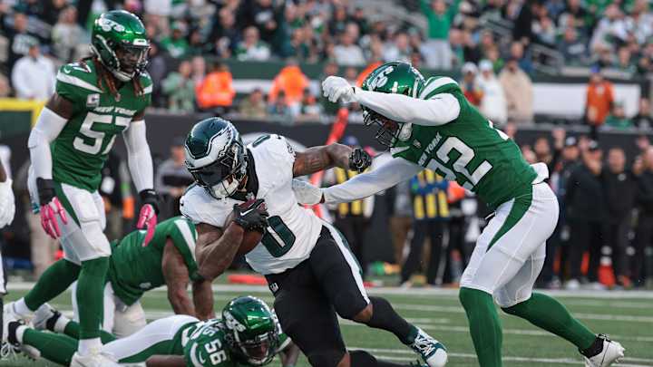 Philadelphia Eagles Duo Goes Viral After Attending First Baseball Game During Playoffs Philadelphia Eagles Duo Goes Viral After Attending First Baseball Game During Playoffs