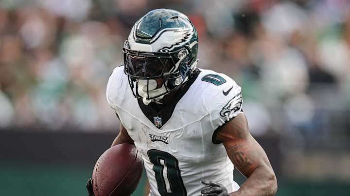 Eagles Stars Get Hyped While Attending Phillies NLCS Blowout Eagles Stars Get Hyped While Attending Phillies NLCS Blowout