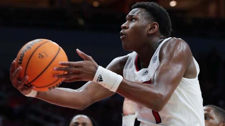 Curtis Williams Impresses in Louisville's Exhibition Against Simmons College