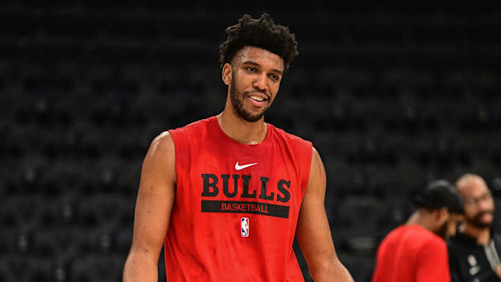 Dallas Mavs Sign Tony Bradley Ahead of Preseason Finale vs. Detroit Pistons