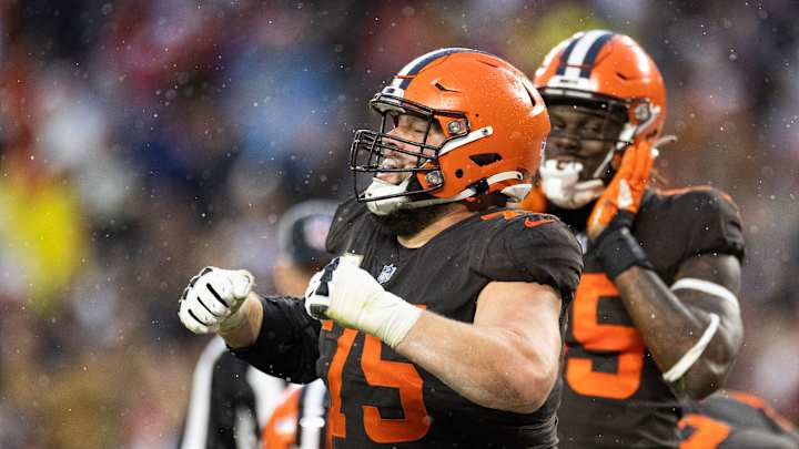 Joel Bitonio Shares Personal Importance of Long Snap Streak Ending