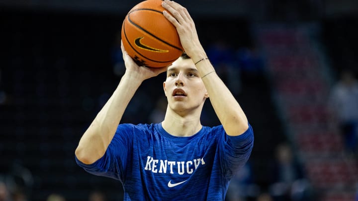 Kentucky clarifies Zvonimir Ivišić still not cleared to face outside competition