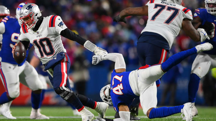 Mac Jones Leads New England Patriots on Game-Winning Drive to Defeat Buffalo Bills 29-25