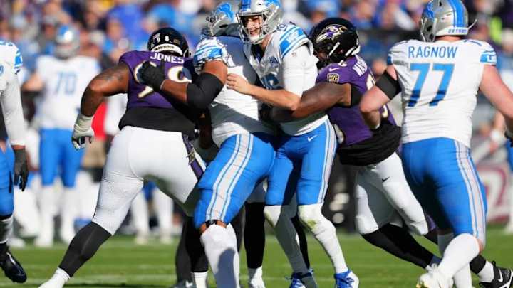 Roquan Smith Says Baltimore Ravens' Defense Has 'No Weaknesses' After Win Roquan Smith Says Baltimore Ravens' Defense Has 'No Weaknesses' After Win