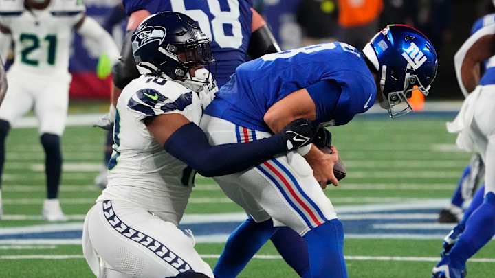 Seahawks Likely Lose Uchenna Nwosu to Season-Ending Pectoral Injury