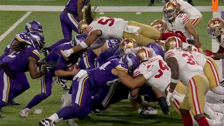 49ers’ Fred Warner Stopped Vikings’ Tush Push With Clever Play, and Fans Were Impressed 49ers’ Fred Warner Stopped Vikings’ Tush Push With Clever Play, and Fans Were Impressed