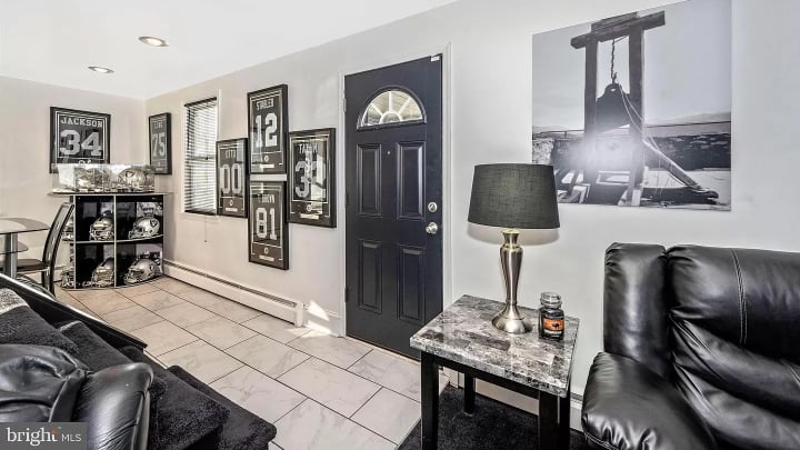 Raiders House in Baltimore Shows Extent of Fanbase