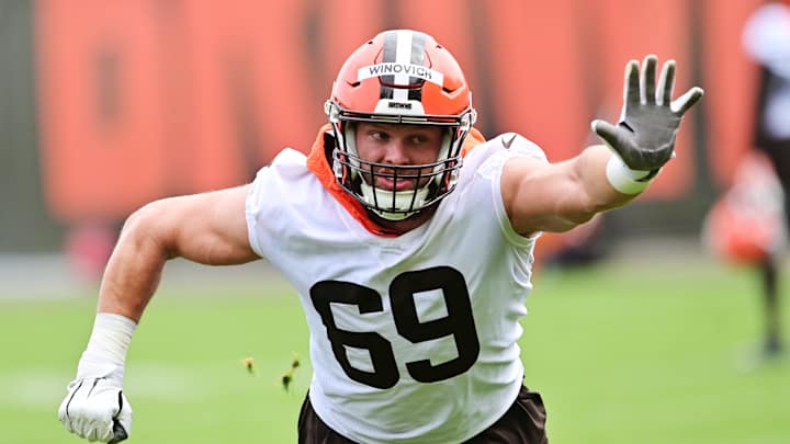 Former Browns Defensive End Announces Retirement