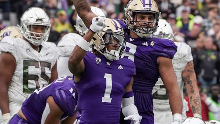 Loud, Rowdy UW Football Environment Caught Muhammad by Surprise Loud, Rowdy UW Football Environment Caught Muhammad by Surprise