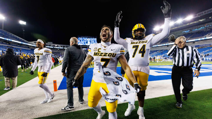 Missouri's Cody Schrader Named a Finalist for Doak Walker Award