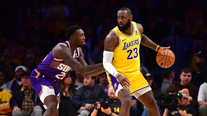 Short-Handed Suns Lose to Lakers' Late Surge Short-Handed Suns Lose to Lakers' Late Surge