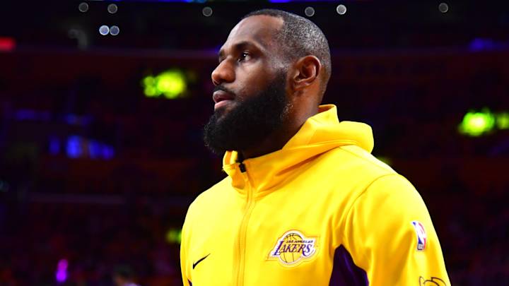 LeBron James Says Breaking Minutes Limit vs. Suns Was ‘Easy Answer’