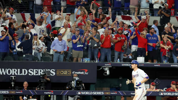 Diamondbacks Manager After Corey Seager Homer: 'Loudest Crowd Noise I Ever Heard'
