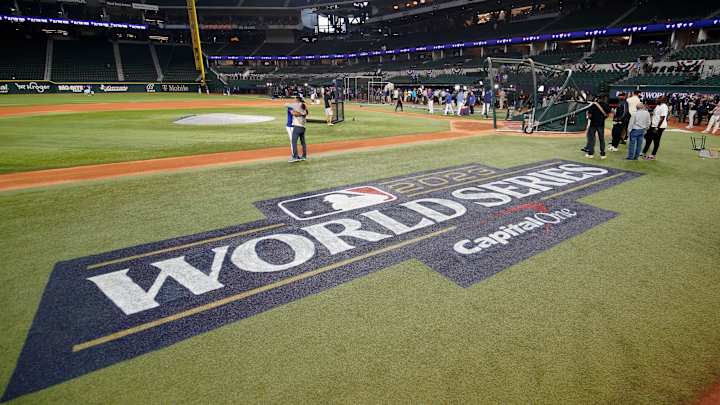 Rangers Selling $250 Sandwiches as World Series Concessions Item