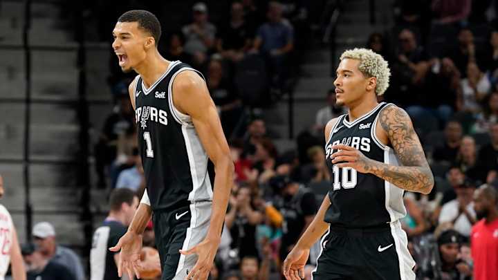 Victor Wembanyama Took an Alley-Oop From His Teammate’s Hands, Slammed It Home Victor Wembanyama Took an Alley-Oop From His Teammate’s Hands, Slammed It Home