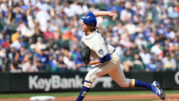 Seattle Mariners' Pitcher Rocks Incredible Halloween Costume as Holiday Approaches