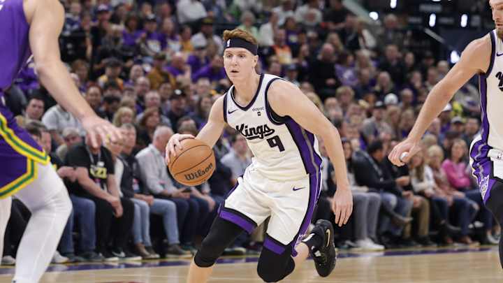 Kings' Mike Brown and De'Aaron Fox React to Kevin Huerter's Struggles