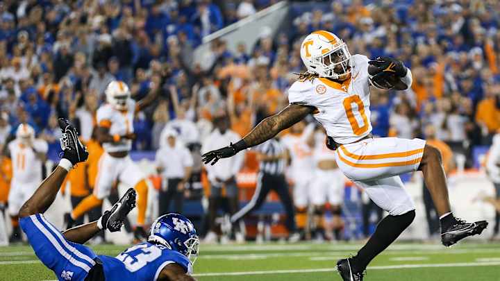 Tennessee Outlasts Kentucky, Notches 6th Win of the Year