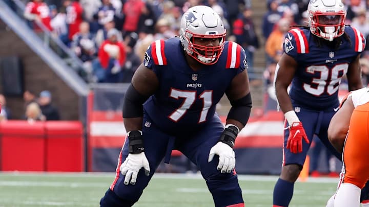 Will Patriots Sign Michael Onwenu in Free Agency?