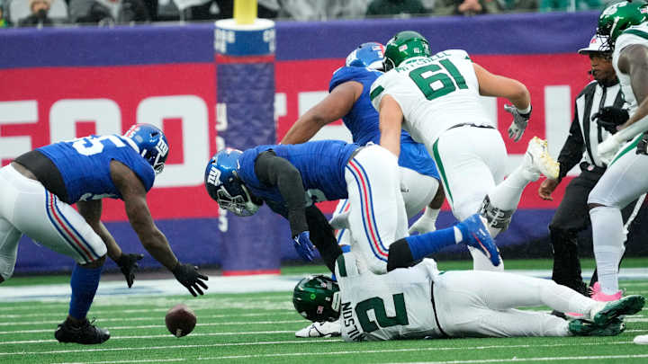 Jets Take 7-3 Halftime Lead Over Giants