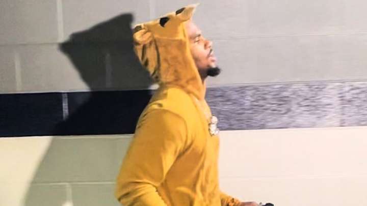 Dallas Cowboys 'Lion-Backer' Micah Parsons Moves To Halloween Pumpkin Patch in Costume Dallas Cowboys 'Lion-Backer' Micah Parsons Moves To Halloween Pumpkin Patch in Costume