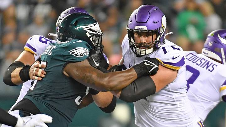 NFL Trade Deadline: Jaguars Acquire Vikings LG Ezra Cleveland