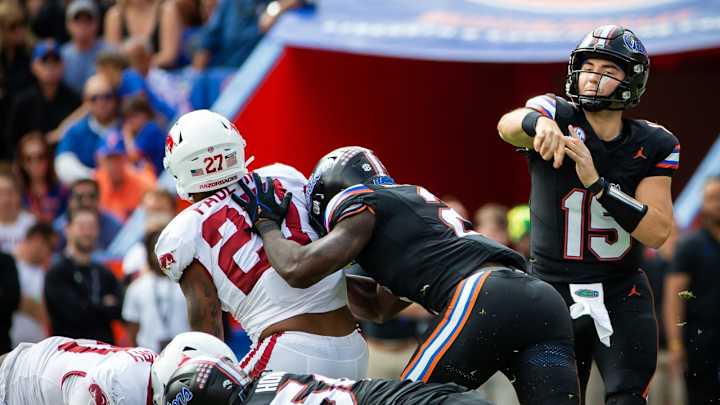 Florida Snaps Arkansas' Six-Game Losing Streak, Falls 39-36 in OT