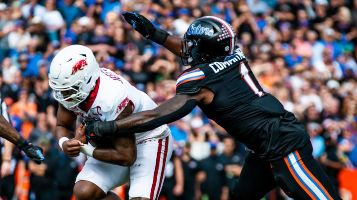 Florida EDGE Princely Umanmielen to Transfer, Not Enter NFL Draft Florida EDGE Princely Umanmielen to Transfer, Not Enter NFL Draft