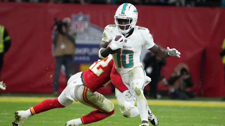 Saturday Dolphins Mailbag: Tyreek, Tannehill, Ogbah, and More