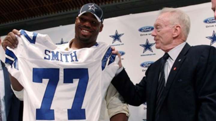 Dallas Cowboys’ Tyron Smith Future: ‘Bold Surprise’ ESPN Prediction Earns ‘Golden Sombrero’ Dallas Cowboys’ Tyron Smith Future: ‘Bold Surprise’ ESPN Prediction Earns ‘Golden Sombrero’