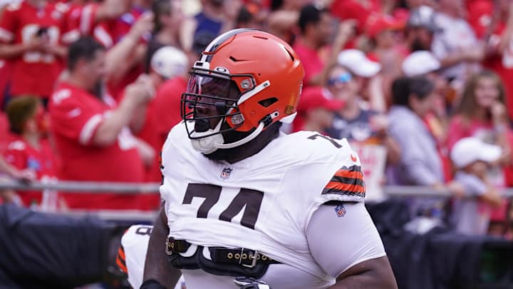 Dawand Jones Returns To Practice For Browns, Thursday