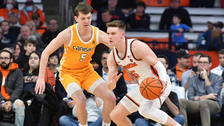 Syracuse Pulls Away From Canisius in Second Half Syracuse Pulls Away From Canisius in Second Half