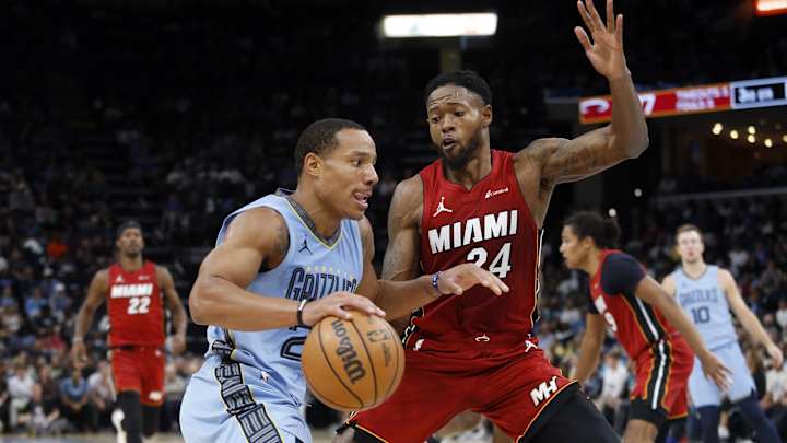 Miami Heat vs. Memphis Grizzlies Play Of The Night: Haywood Highsmith’s Multiple Blocks Lead To Easy Finish Miami Heat vs. Memphis Grizzlies Play Of The Night: Haywood Highsmith’s Multiple Blocks Lead To Easy Finish