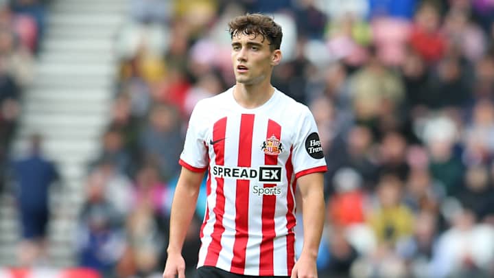 Agent reveals Sunderland in talks to extend Niall Huggins deal Agent reveals Sunderland in talks to extend Niall Huggins deal