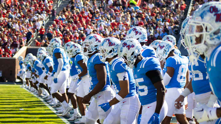 Ole Miss Football Officially Welcomes 31 Mid-Year Enrollees to Campus