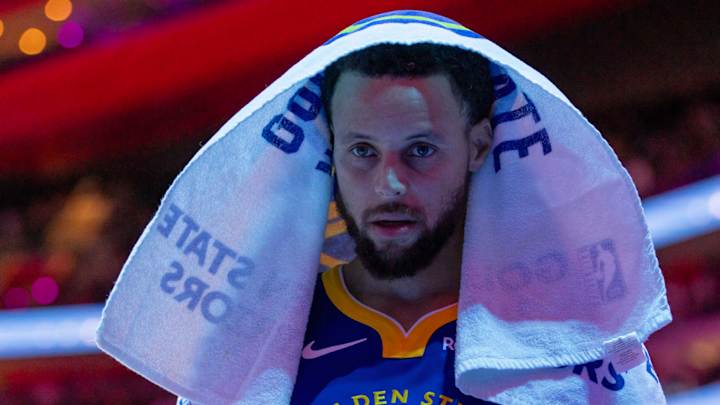 Steph Curry Reacts to Major Missed Call in Warriors vs. Nuggets Game