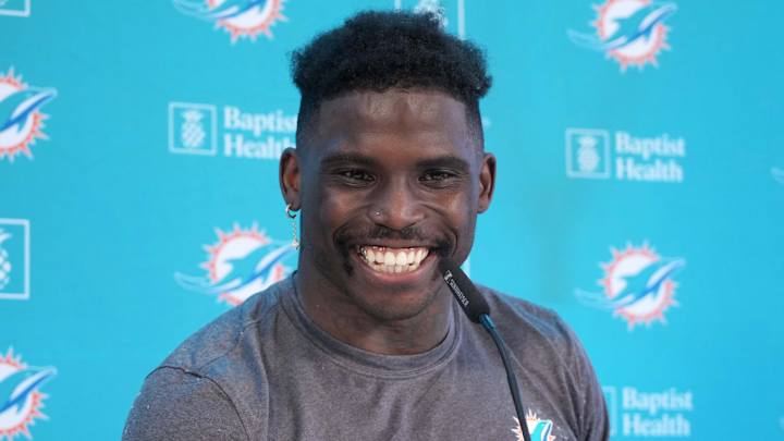 Tyreek Hill Goes Undercover to Surprise Chiefs Fan In Germany Tyreek Hill Goes Undercover to Surprise Chiefs Fan In Germany