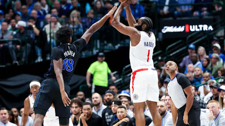 Dallas Mavs Rookie O-Max Prosper Scores 1st NBA Point, Receives Game Ball From Luka Doncic Dallas Mavs Rookie O-Max Prosper Scores 1st NBA Point, Receives Game Ball From Luka Doncic