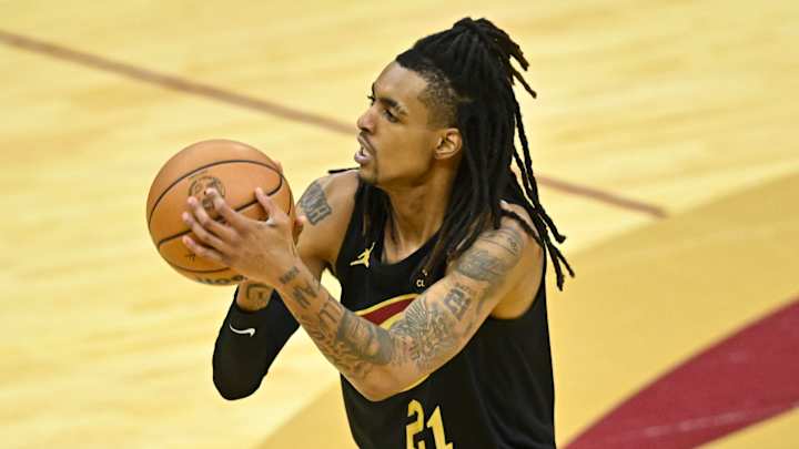 Emoni Bates Shines Early at Professional Level Emoni Bates Shines Early at Professional Level