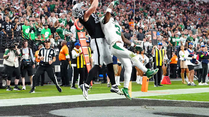 Raiders' Mayer's TD Was the Difference in SNF Win