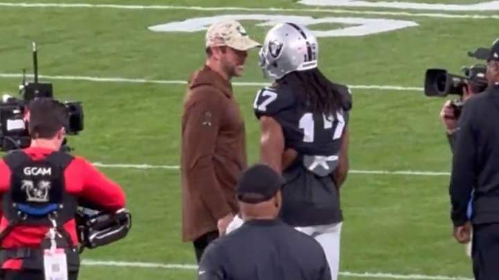 Aaron Rodgers and Davante Adams Had a Heartwarming Reunion Ahead of ‘SNF’ Aaron Rodgers and Davante Adams Had a Heartwarming Reunion Ahead of ‘SNF’