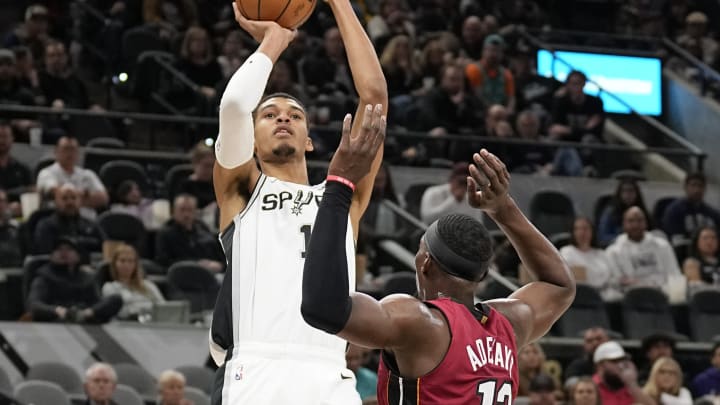 San Antonio Spurs Hit 19 3s, But Come Up Short Against Miami Heat At Home San Antonio Spurs Hit 19 3s, But Come Up Short Against Miami Heat At Home