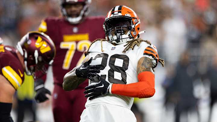 Snap Count Takeaways: Mike Ford Steps Up In Big Way