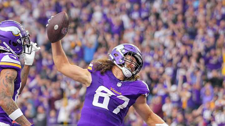 T.J. Hockenson Battles Through Pain, Has Massive Day in Vikings' Win