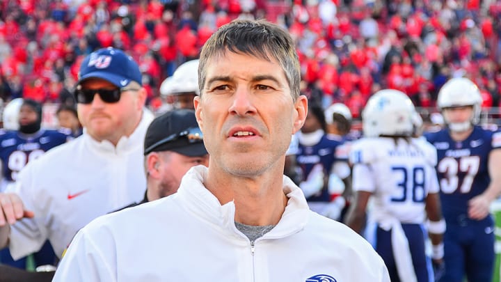 Social Media Craziness Has Razorback Fans Thinking Coach Off Board for Job Not Open