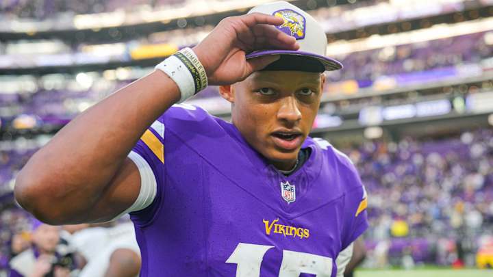 NFL Power Rankings, Week 11: Josh Dobbs Has Vikings On the Rise